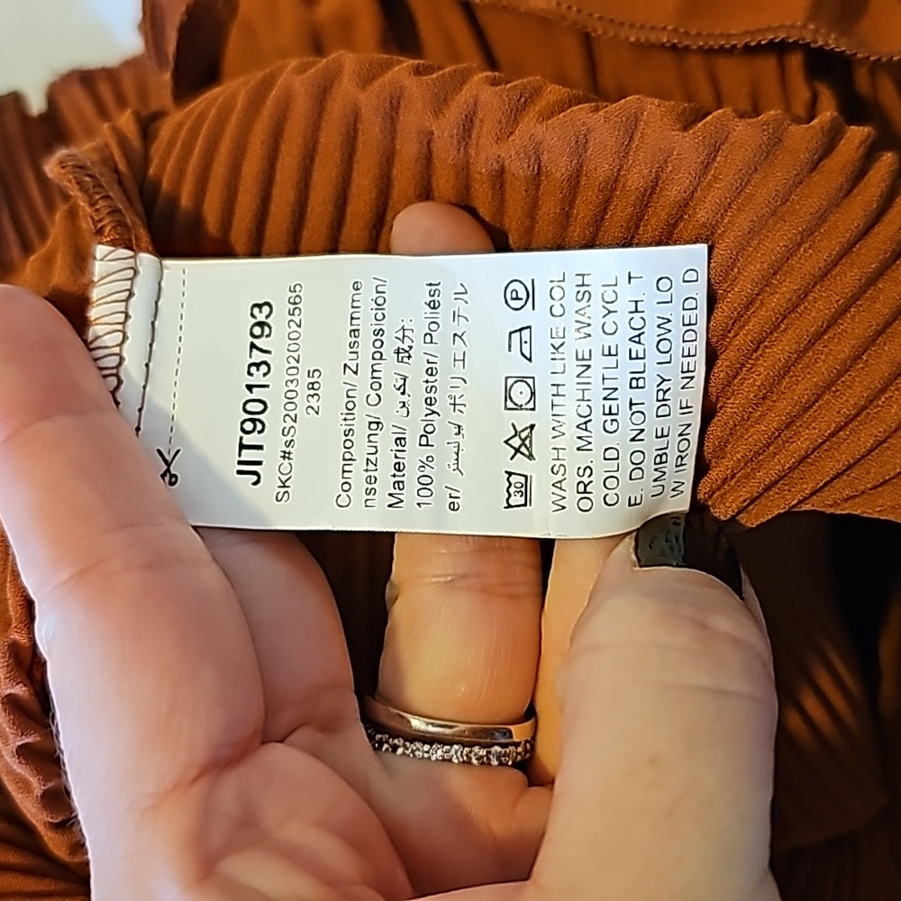 🥳 FINAL OFFER 🥳Rust Color  Shorts - Picture 9 of 9